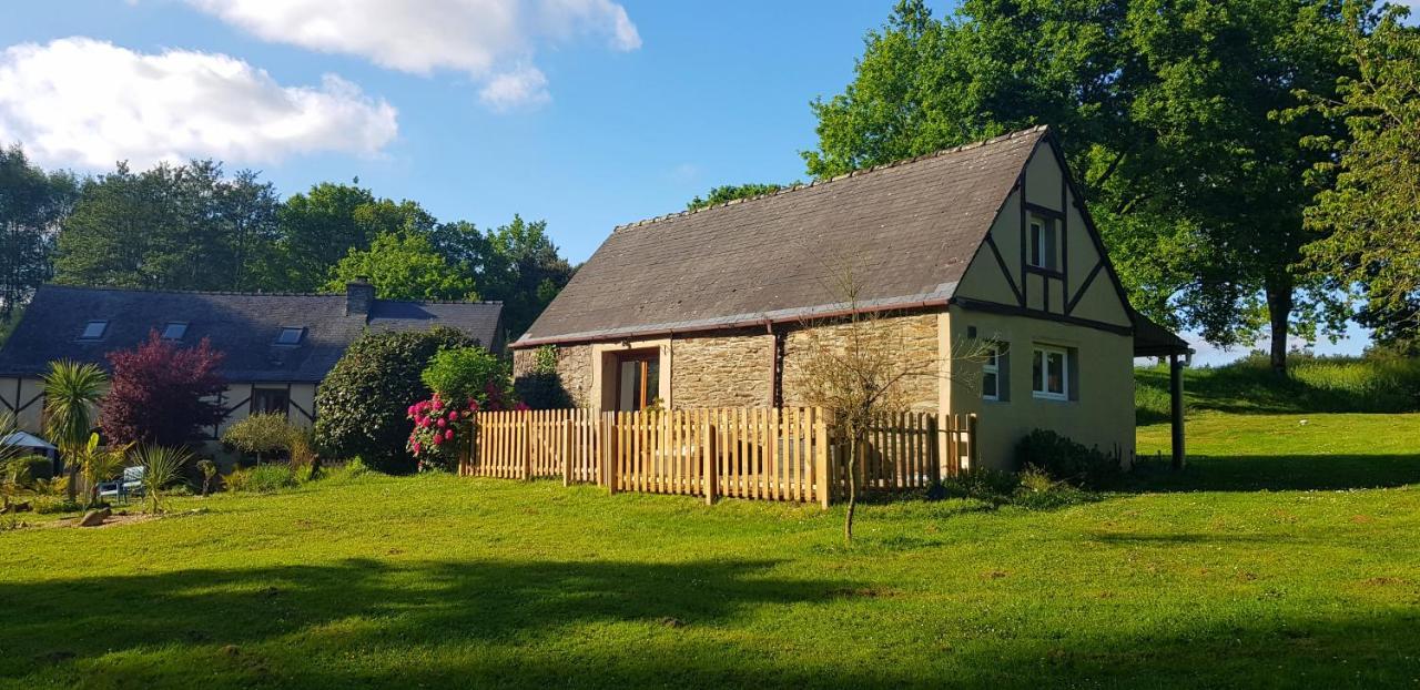 Le Vieux Moulin Gites - Detached Cottage With Garden Views And Pool Guégon 외부 사진
