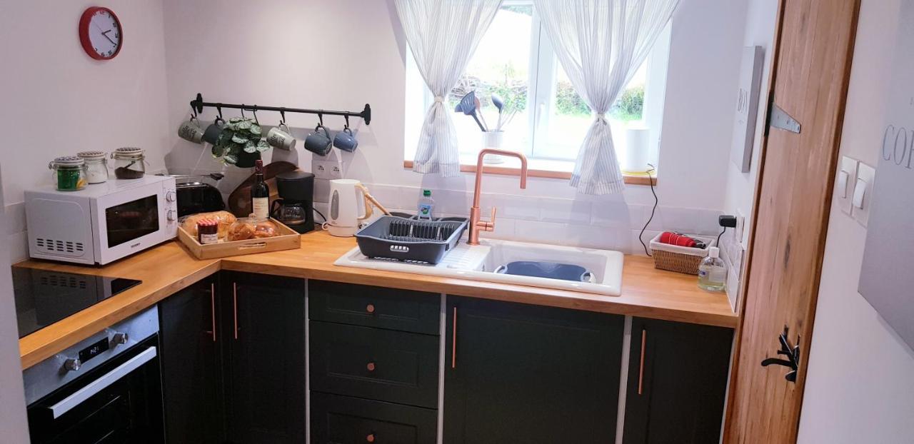 Le Vieux Moulin Gites - Detached Cottage With Garden Views And Pool Guégon 외부 사진