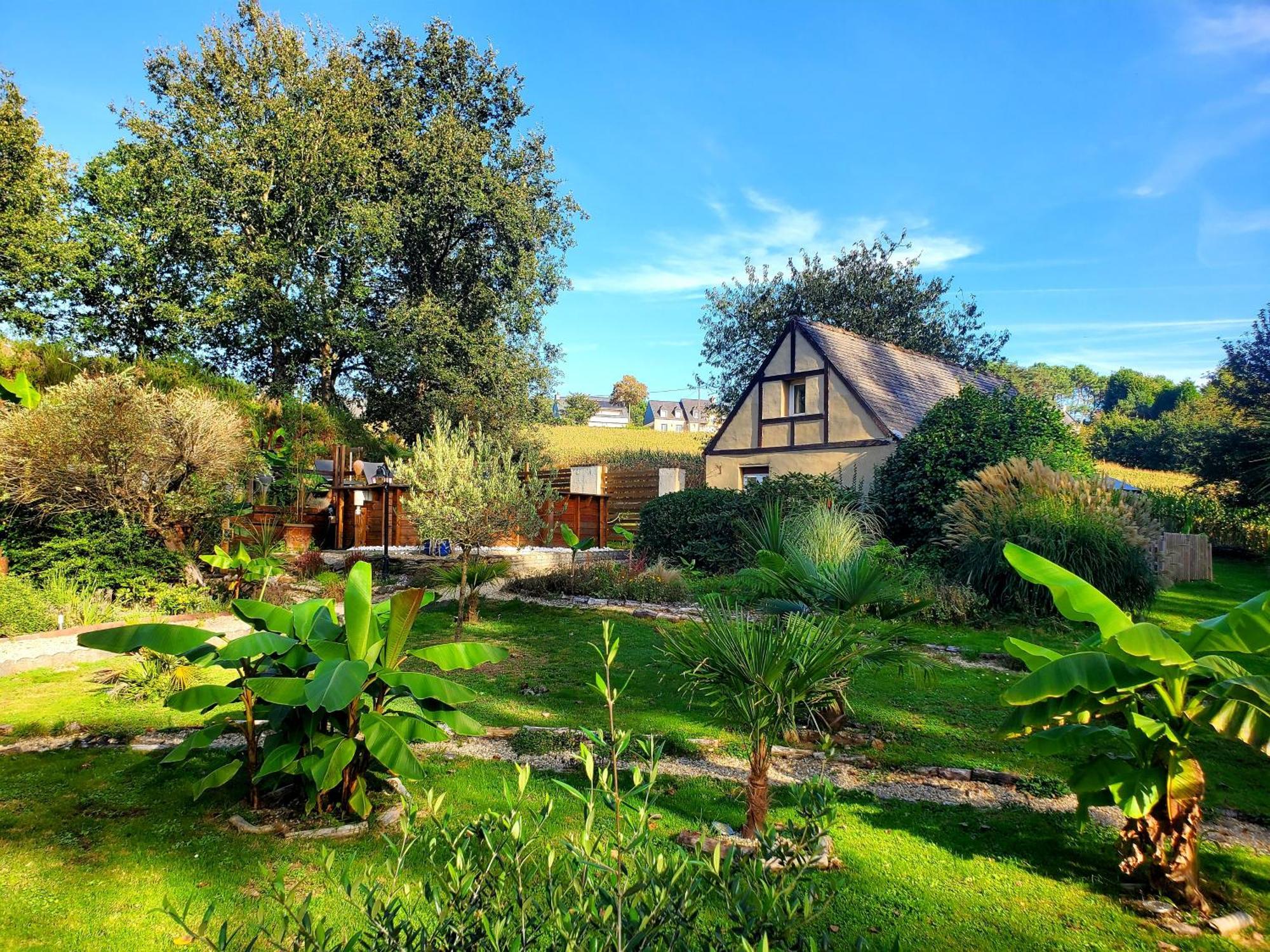 Le Vieux Moulin Gites - Detached Cottage With Garden Views And Pool Guégon 외부 사진